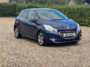 PEUGEOT 208 1.4 VTi Allure Hatchback 5dr Petrol Manual Euro 5 (95 ps)
