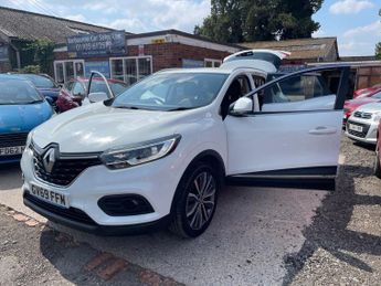 Renault Kadjar 1.3 TCe Iconic SUV 5dr Petrol Manual Euro 6 (s/s) (140 ps)