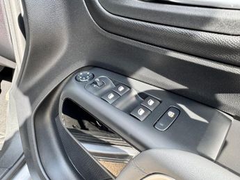 CITROEN C5 AIRCROSS 1.6 13.2kWh Shine SUV 5dr Petrol Plug-in Hybrid e-EAT8 Euro 6 (s