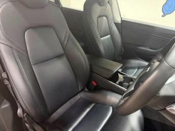 TESLA Model 3 Standard Range Plus Saloon 4dr Electric Auto RWD (241 bhp)