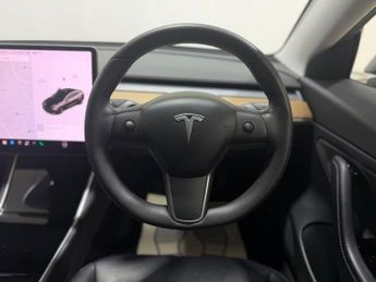 TESLA Model 3 Standard Range Plus Saloon 4dr Electric Auto RWD (241 bhp)
