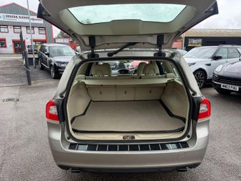 VOLVO V70 2.0 D4 SE Lux Estate 5dr Diesel Auto Euro 6 (s/s) (181 ps)