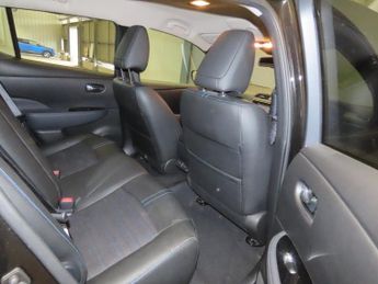 NISSAN LEAF 40kWh N-Connecta Hatchback 5dr Electric Auto (150 ps)