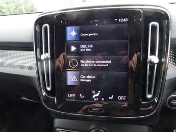 VOLVO XC40 2.0 B4 MHEV R-Design SUV 5dr Petrol Hybrid Auto Euro 6 (s/s) (19