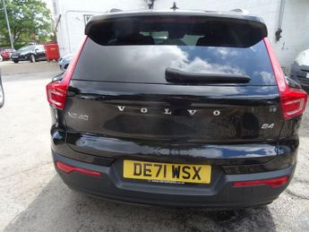VOLVO XC40 2.0 B4 MHEV R-Design SUV 5dr Petrol Hybrid Auto Euro 6 (s/s) (19