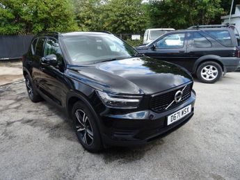VOLVO XC40 2.0 B4 MHEV R-Design SUV 5dr Petrol Hybrid Auto Euro 6 (s/s) (19