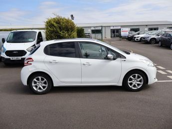 PEUGEOT 208 1.2 VTi PureTech Style Hatchback 5dr Petrol Manual Euro 6 (82 ps