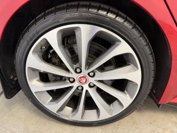 JAGUAR XE 2.0 P250i R-Dynamic S Saloon 4dr Petrol Auto Euro 6 (s/s) (250 p