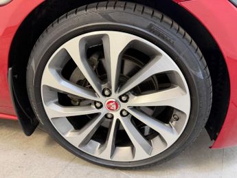 JAGUAR XE 2.0 P250i R-Dynamic S Saloon 4dr Petrol Auto Euro 6 (s/s) (250 p
