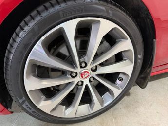 JAGUAR XE 2.0 P250i R-Dynamic S Saloon 4dr Petrol Auto Euro 6 (s/s) (250 p
