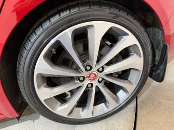 JAGUAR XE 2.0 P250i R-Dynamic S Saloon 4dr Petrol Auto Euro 6 (s/s) (250 p
