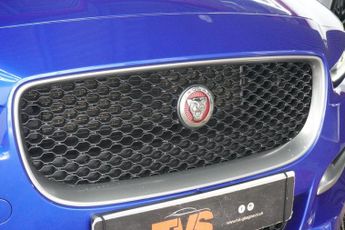 JAGUAR XE 2.0i GPF R-Sport Saloon 4dr Petrol Auto Euro 6 (s/s) (200 ps)