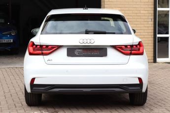 AUDI A1 1.0 TFSI 30 SPORT