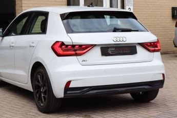 AUDI A1 1.0 TFSI 30 SPORT