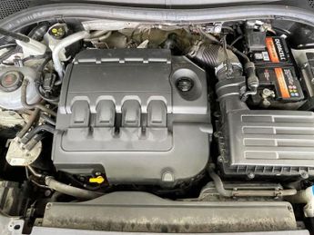 VOLKSWAGEN TIGUAN 2.0 TDI R-Line Tech SUV 5dr Diesel DSG 4Motion Euro 6 (s/s) (150