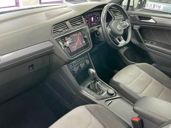 VOLKSWAGEN TIGUAN 2.0 TDI R-Line Tech SUV 5dr Diesel DSG 4Motion Euro 6 (s/s) (150