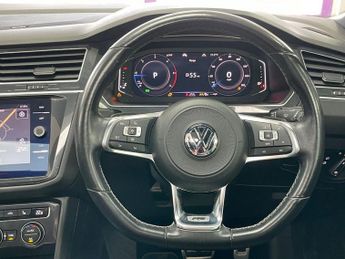 VOLKSWAGEN TIGUAN 2.0 TDI R-Line Tech SUV 5dr Diesel DSG 4Motion Euro 6 (s/s) (150