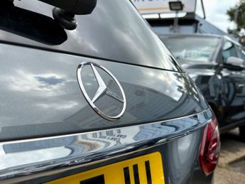 MERCEDES-BENZ C CLASS 2.0 C300d AMG Line Estate 5dr Diesel G-Tronic+ Euro 6 | SAT NAV 