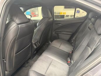 LEXUS UX 2.0 250h F Sport SUV 5dr Petrol Hybrid E-CVT Euro 6 (s/s) (184 p