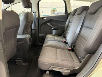 FORD KUGA 2.0 TDCi Zetec SUV 5 Door Diesel Automatic Green Powershift AWD 