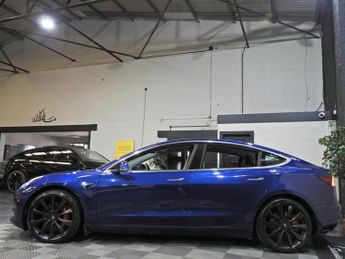 TESLA Model 3 (Dual Motor) Performance Saloon 4dr Electric Auto 4WDE (Performa