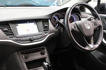 VAUXHALL ASTRA 1.5 Turbo D Business Edition Nav Hatchback 5dr Diesel Auto Euro 