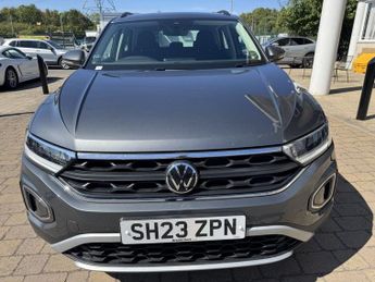 VOLKSWAGEN T-ROC 1.5 TSI Life SUV 5dr Petrol DSG Euro 6 (s/s) (150 ps)