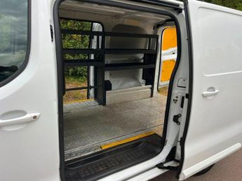 PEUGEOT EXPERT 2.0 BlueHDi 1200 Asphalt Standard Panel Van 6dr Diesel EAT8 MWB 