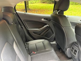 MERCEDES-BENZ GLA 2.1 GLA220d Sport (Executive) SUV 5dr Auto Diesel 7G-DCT 4MATIC 