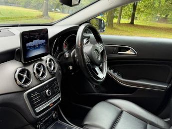 MERCEDES-BENZ GLA 2.1 GLA220d Sport (Executive) SUV 5dr Auto Diesel 7G-DCT 4MATIC 