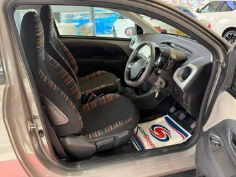 CITROEN C1 1.0 VTi Feel Hatchback 3dr Petrol Manual Euro 5 (Euro 5) (68 ps)