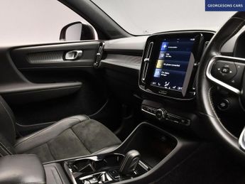 VOLVO XC40 1.5 T3 R-Design SUV 5dr Petrol Auto Euro 6 (s/s) (163 ps)