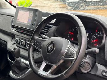 RENAULT TRAFIC 2.0 dCi Blue LL30 Extra Sport Panel Van 5dr Diesel EDC L2 H1 Eur