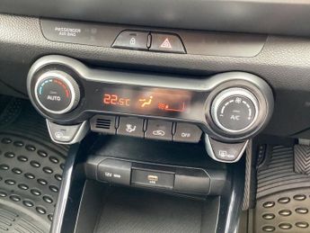 KIA STONIC 1.0 T-GDi MHEV Connect SUV 5dr Petrol Hybrid Manual Euro 6 (s/s)