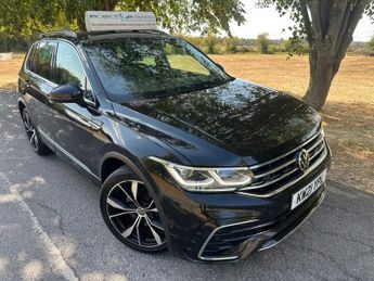 VOLKSWAGEN TIGUAN 2.0 TDI R-Line SUV 5dr Diesel DSG 4Motion Euro 6 (s/s) (200 ps)