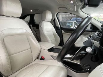 JAGUAR F-PACE 2.0 D200 MHEV S SUV 5dr Diesel Auto AWD Euro 6 (s/s) (204 ps)