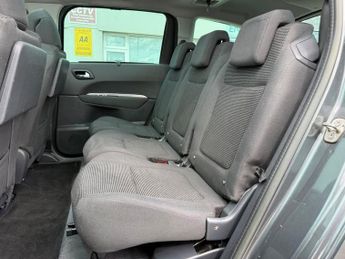 PEUGEOT 5008 1.6 HDi Allure MPV 5dr Diesel Manual Euro 5 (115 ps)