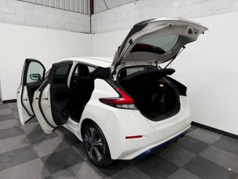 NISSAN LEAF 40kWh N-Connecta Hatchback 5dr Electric Auto (150 ps)