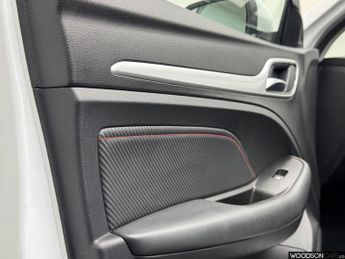 MG MG ZS 72.6kWh SE Long Range SUV 5dr Electric Auto (156 ps)