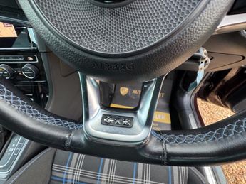 VOLKSWAGEN GOLF 1.4 TSI 8.7kWh GTE Advance Hatchback 5dr Petrol Plug-in Hybrid D