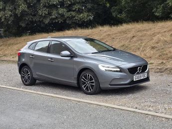 Volvo V40 2.0 T2 Momentum Edition Hatchback 5dr Petrol Manual Euro 6 (s/s)