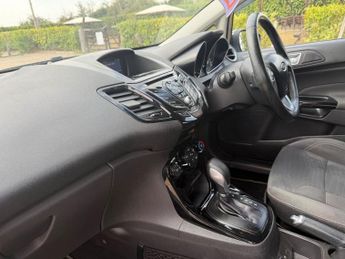 FORD FIESTA 1.6 Zetec Hatchback 5dr Petrol Powershift Euro 6 (105 ps)