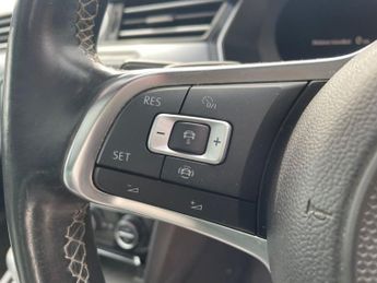 VOLKSWAGEN PASSAT 1.5 TSI EVO R-Line Estate 5dr Petrol DSG Euro 6 (s/s)