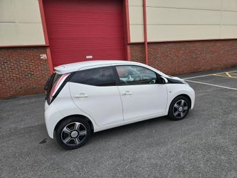 TOYOTA AYGO 1.0 VVT-i x-clusiv3 Hatchback 5dr Petrol x-shift Euro 6 (Safety 
