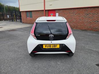 TOYOTA AYGO 1.0 VVT-i x-clusiv3 Hatchback 5dr Petrol x-shift Euro 6 (Safety 