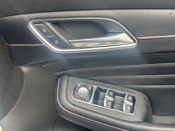 MG MG HS 1.5 T-GDI Trophy SUV 5dr Petrol DCT Euro 6 (s/s) (162 ps)