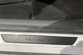 TESLA MODEL Y (Dual Motor) Long Range SUV 5dr Electric Auto 4WDE (384 bhp) Exp