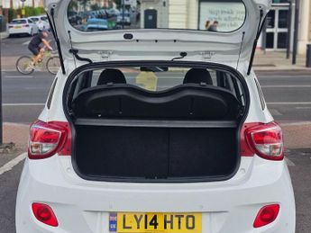 HYUNDAI I10 1.2 Premium Hatchback 5dr Petrol Manual Euro 5 (87 ps)