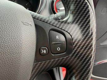 RENAULT CAPTUR 1.2 TCe ENERGY Signature Nav SUV 5dr Petrol Auto Euro 6 (s/s) (1