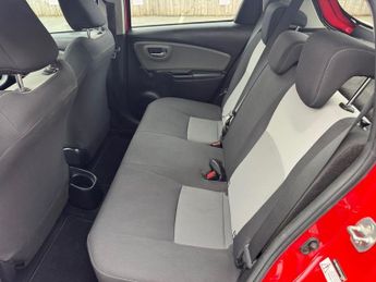 TOYOTA YARIS 1.5 VVT-h Icon Hatchback 5dr Petrol Hybrid E-CVT Euro 6 (s/s) (1